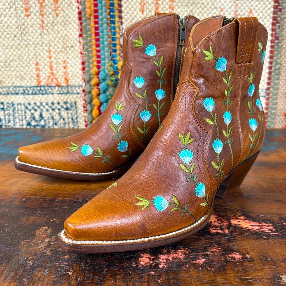 “Lusitano” Embroidered Boots by Dan Post. New with tags.
